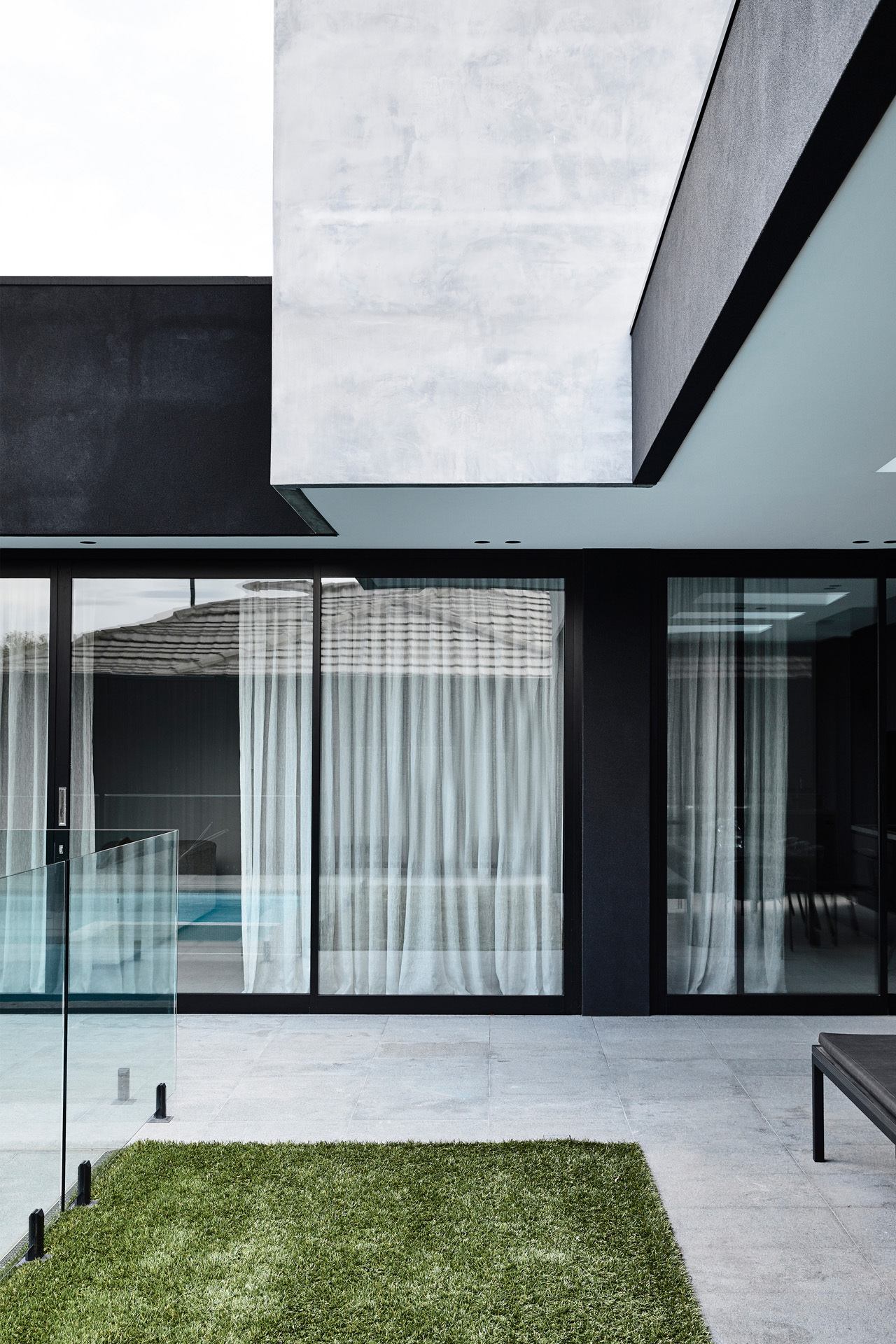 Casa Chiaroscuro by Biasol Studio