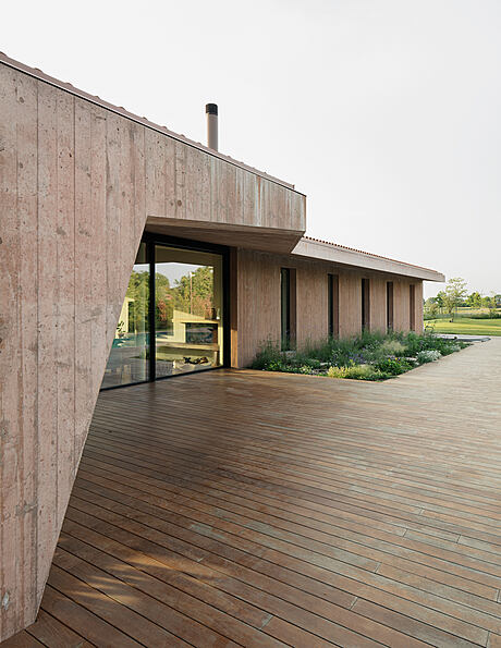 House with Swimming Pool by MIDE architetti - 10