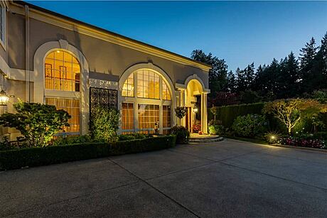 9 Ways To Increase Curb Appeal With Outdoor Lighting - 2