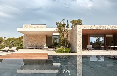 Casa Madrigal by Ramon Esteve Estudio