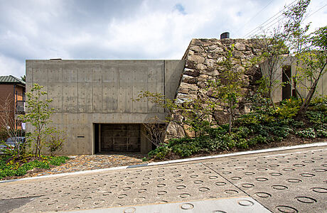 Takamine-cho House by Tomoaki Uno Architects