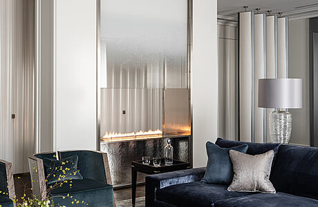 White & Neutral Apartment by O&A London