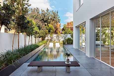 A Breath of Fresh Air: Transformation to a Spacious Home by Shlomit Zeldman - 13