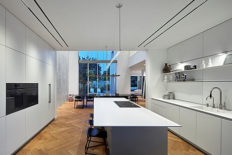 A Breath of Fresh Air: Transformation to a Spacious Home by Shlomit Zeldman - 5