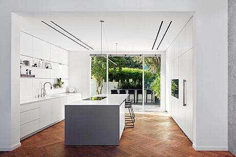 A Breath of Fresh Air: Transformation to a Spacious Home by Shlomit Zeldman - 4