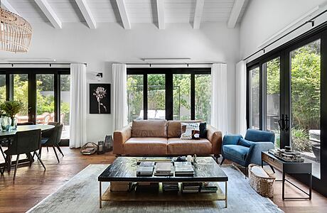 A House with Thai Resort Vibes by Halel Architecture and Interior Design