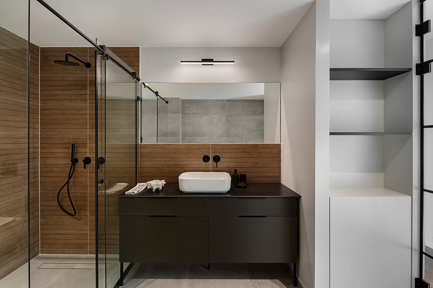 a-luxurious-duplex-with-an-old-jaffa-flair-by-halel-architecture-002