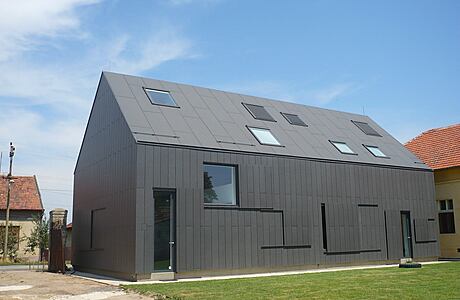 How Modern Sheds Help Create Stylish Storage Solutions