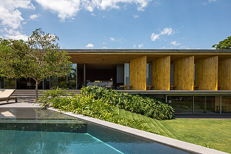 FG House by Bernardes Arquitetura - 1