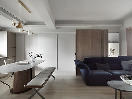 CH2209 by C.H. Interior - 1