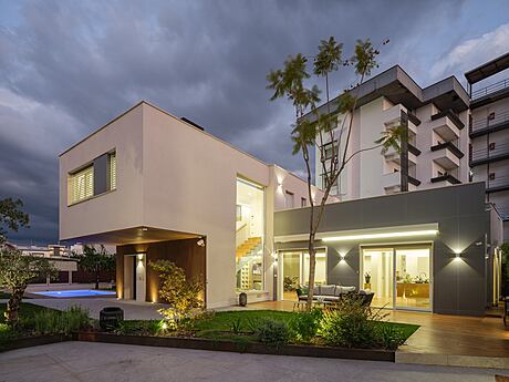 Single-Family House by Giuseppe Albanese - 8