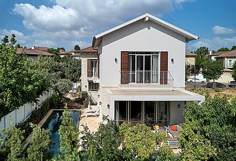 Straight to the Point by Blumenfeld Moore Architects - 2