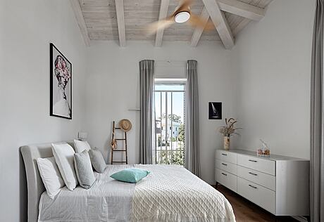 Straight to the Point by Blumenfeld Moore Architects - 11