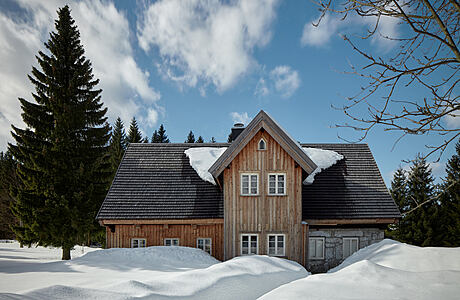 The Glass Cabin by Mjölk Architects