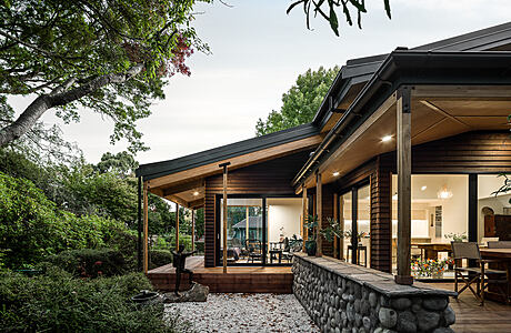 The Big Cottage by Bob Burnett Architecture