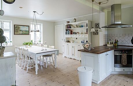 6 Useful Solutions When You Live in a Small Space