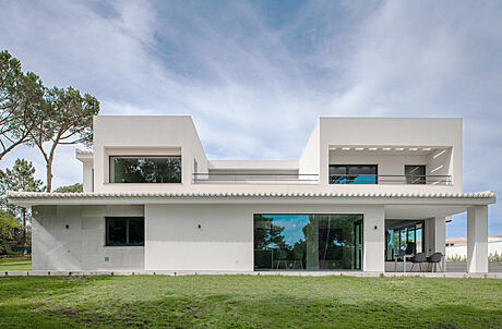 Casa Sobreiro by Vasco Lopes Arquitectos - 1