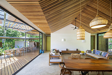 Caribbean Courtyard Villa by Studio Saxe - 1