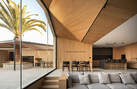 Refurbishment for Alejandro and Inma by Pablo Muñoz Payá Arquitectos