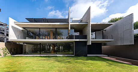 Casa Patios by Ricardo Yslas Gamez Arquitectos - 1