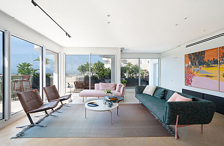 Keeping it Local – Transformation of a Triplex Apartment