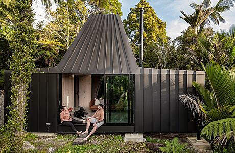 BIV Punakaiki: Reinterpretation of a Gold Miners Hut