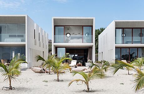 Casamar Housing Complex: Beachfront Getaway in Peru