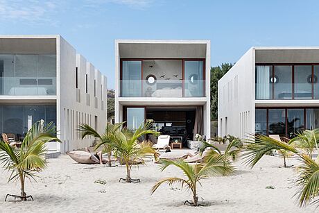 Casamar Housing Complex: Beachfront Getaway in Peru - 1