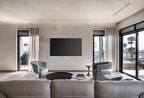 An Earthy and Serene Home: A Private Oasis of Calm & Comfort - 3