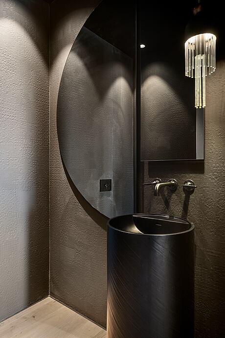 An Earthy and Serene Home: A Private Oasis of Calm & Comfort - 14