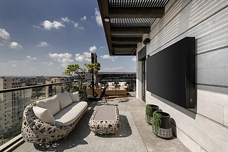 An Earthy and Serene Home: A Private Oasis of Calm & Comfort - 15