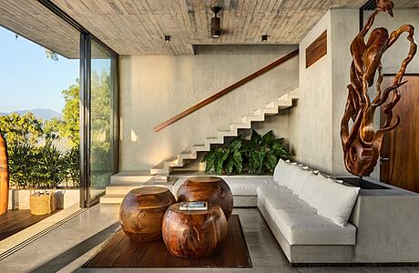 Casa Z: A Minimalist Home with a Tropical Vibe