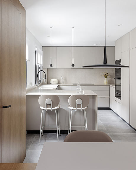 Casa Roig: Redefining Modern Living in Valencia - 5