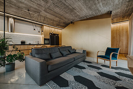 Syta Apartment: Embracing Industrial Elegance in Warsaw - 1