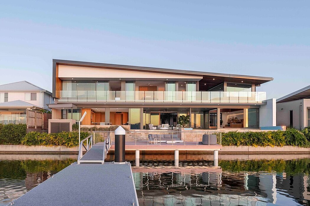 Newport Houses: A Communal Oasis with Stunning Lake Views - 1