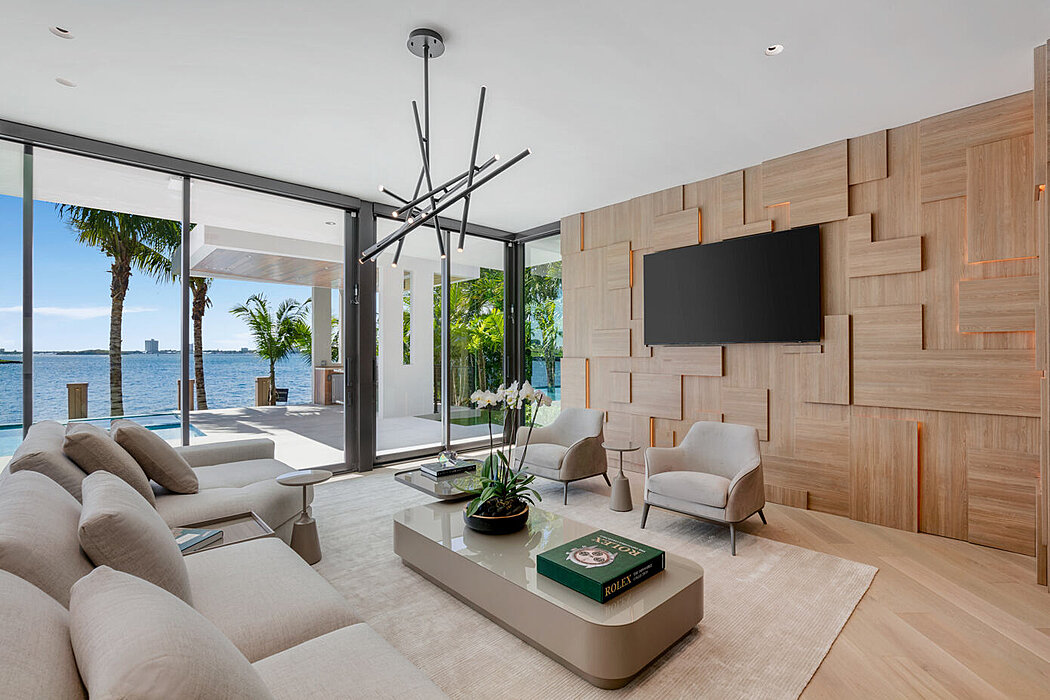 Waterfront Residence: A Tropical Oasis in Miami Beach
