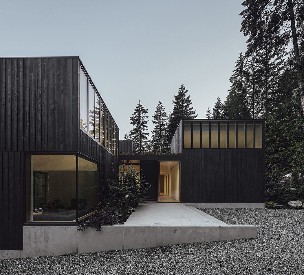 Camera House: Unique Architectural Gem Amidst Lush Canadian Forests - 1