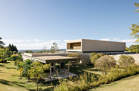 Fazenda da Grama Residence: A Brazilian Haven of Indoor-Outdoor Living