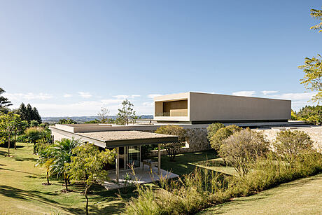 Fazenda da Grama Residence: A Brazilian Haven of Indoor-Outdoor Living - 1