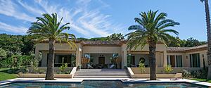 D House: Where Classic Provencal Meets Contemporary Elegance