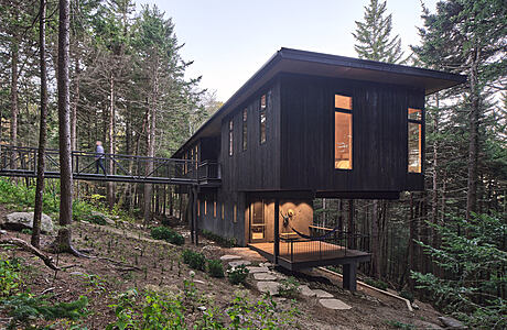 Spruce Ridge Cabin: Eco-Luxury Hidden in a Red Spruce Forest