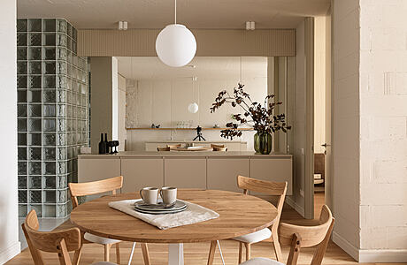 Cream: Minimalist Urban Escape with Timeless Japandi Style