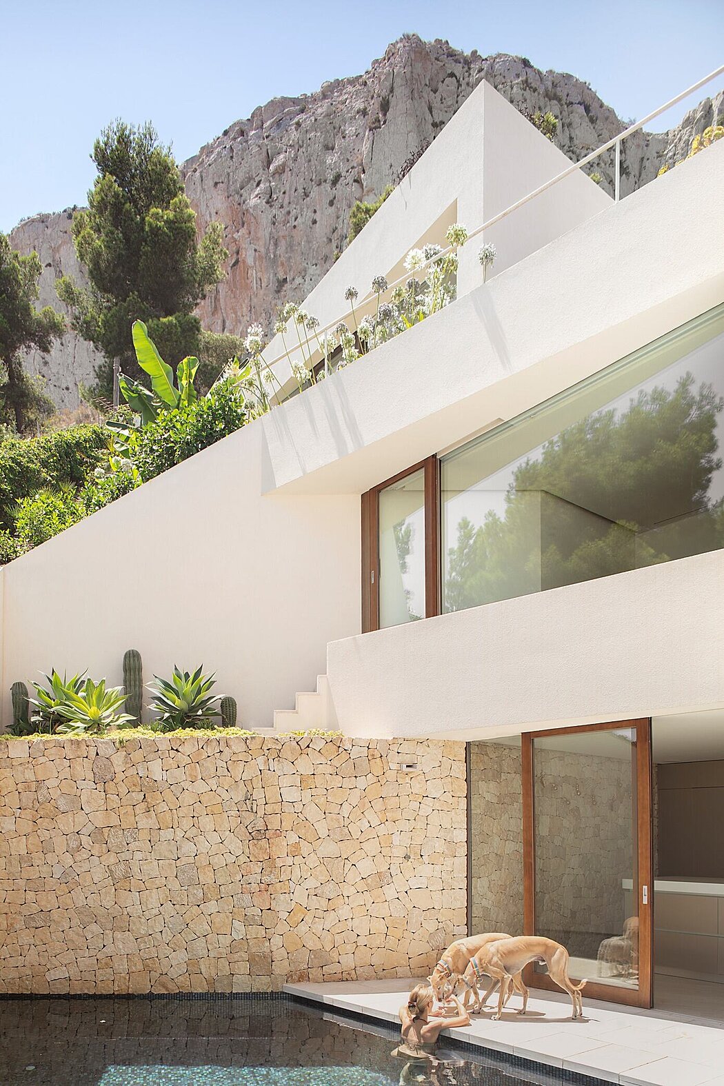 Casa Maryvilla: A Panoramic Costa Blanca Home with an Eco-Friendly Design - 1