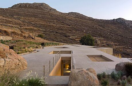 Homa Vagia: Integrating Minimalist Design in Greece’s Natural Landscape