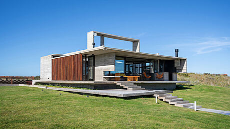 Médanos House: The Epitome of Architectural Brilliance in Wind-Swept Buenos Aires - 1