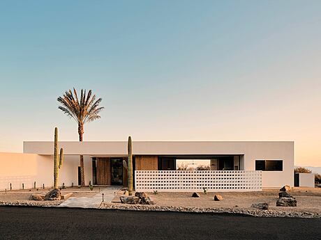 White Dates: The Ranch Mine’s Mid-Century Modern Tribute in Phoenix - 1