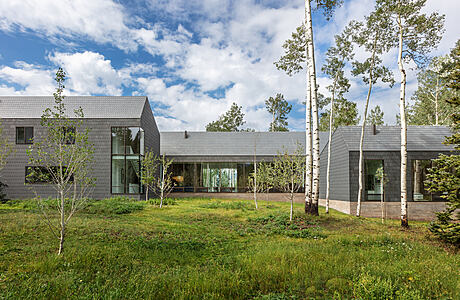 Elk Run Residence: A Serene Hideaway Amidst Telluride’s Scenic Beauty