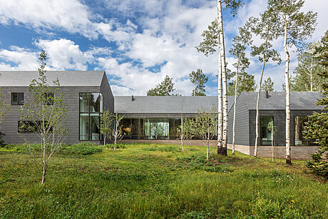 Elk Run Residence: A Serene Hideaway Amidst Telluride’s Scenic Beauty - 1