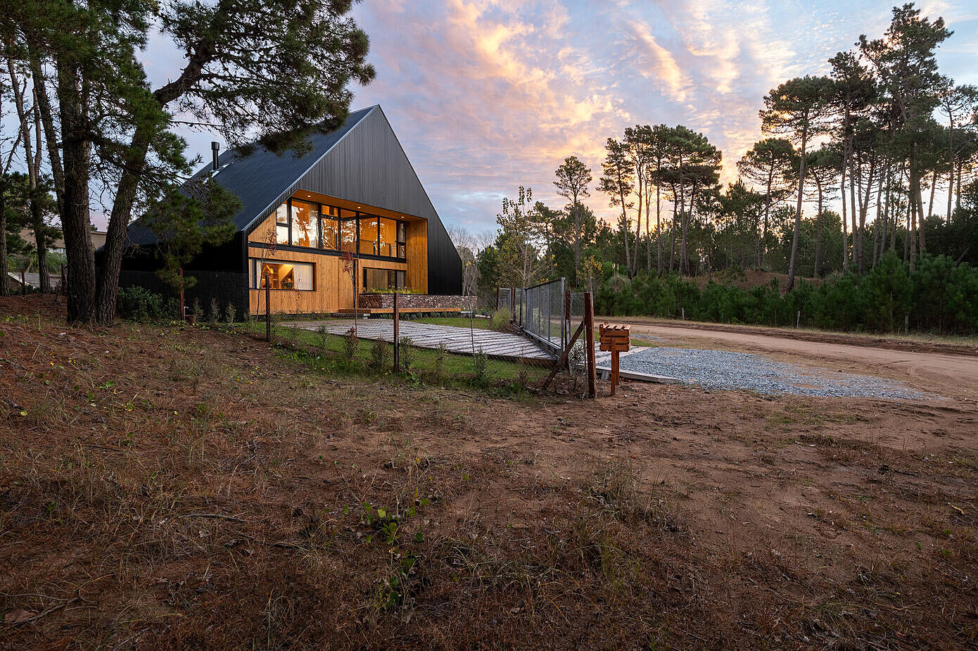 025-cmmy-house-intersection-nature-design