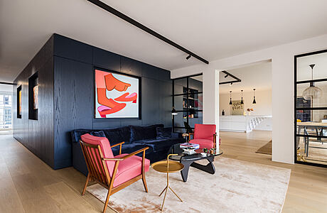 An Art Cube for an Apartment: A Homage to Artistry in Hamburg